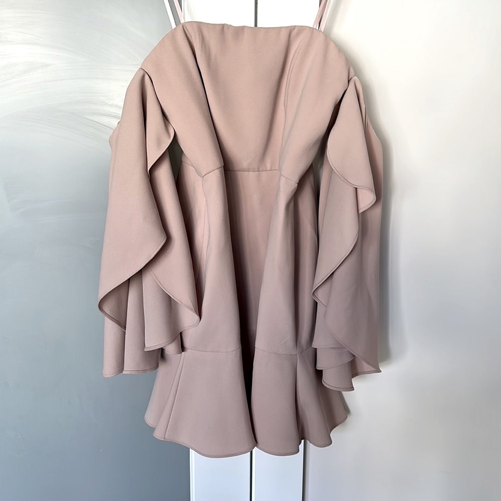 BCBG MaxAzria Off the shoulder dress Size 6 NWT